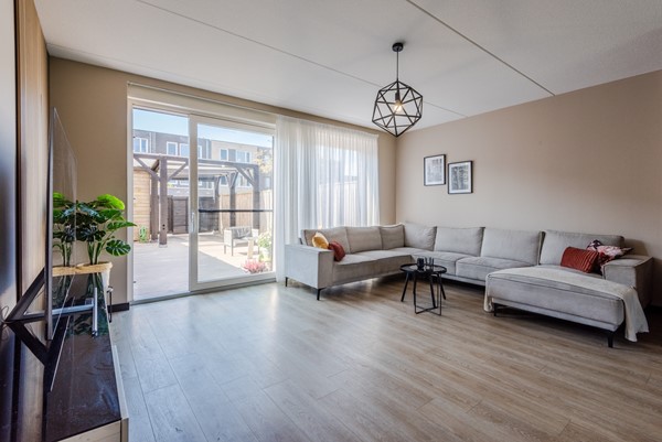 Medium property photo - Wimpelplantsoen 227, 1319 ED Almere